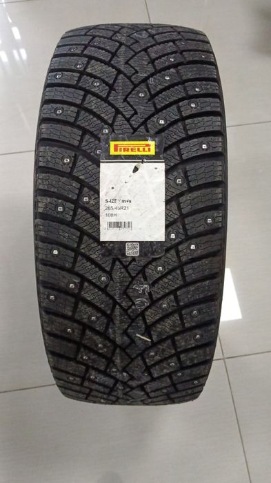 Новые зимние шины с шипами pirelli на Li7 L9
