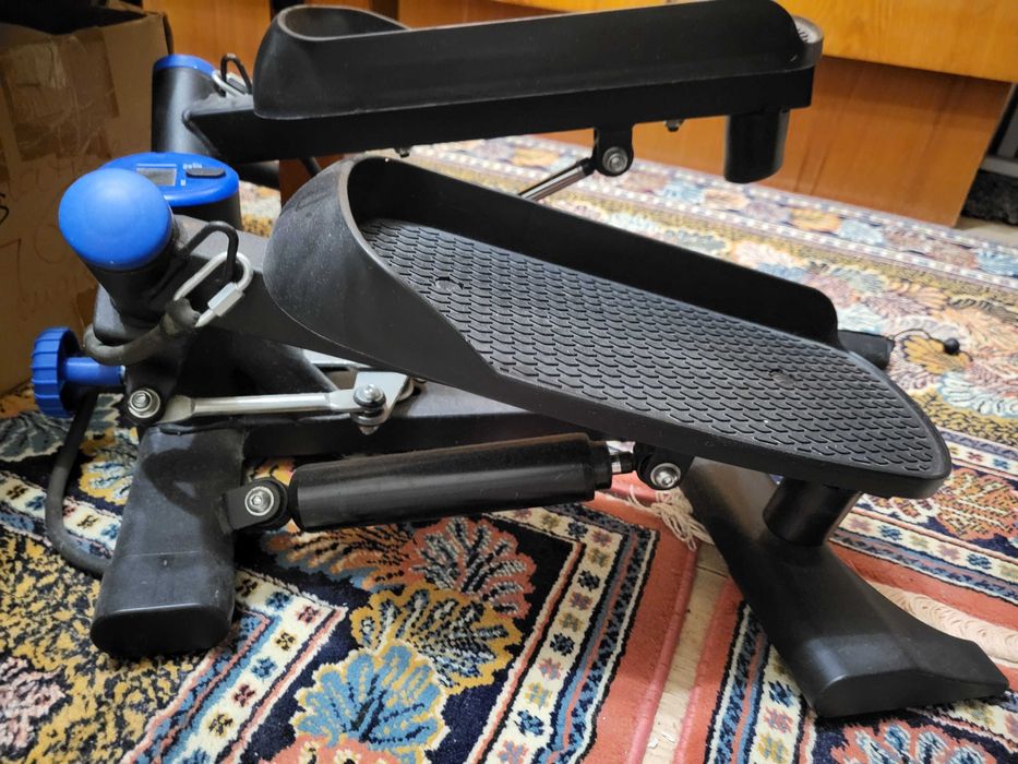 Stepper fitness cu corzi