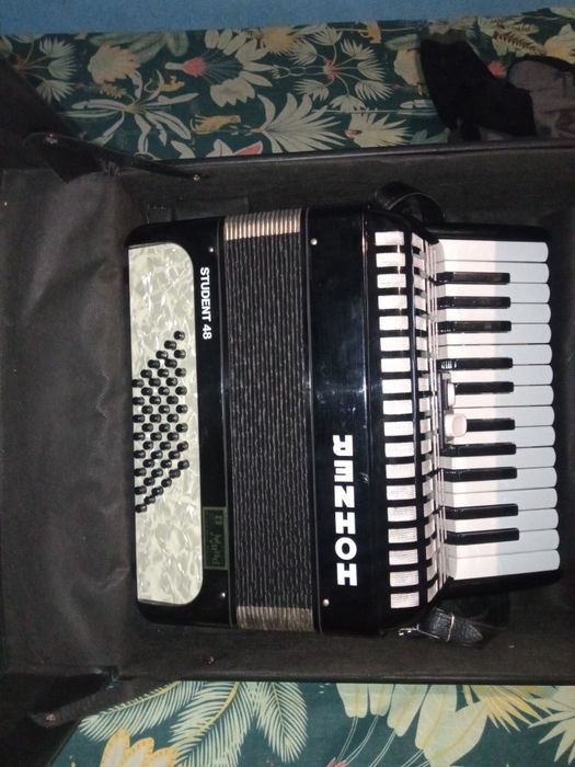 Acordeon de vânzare de 48 de bași hohner nou nouț