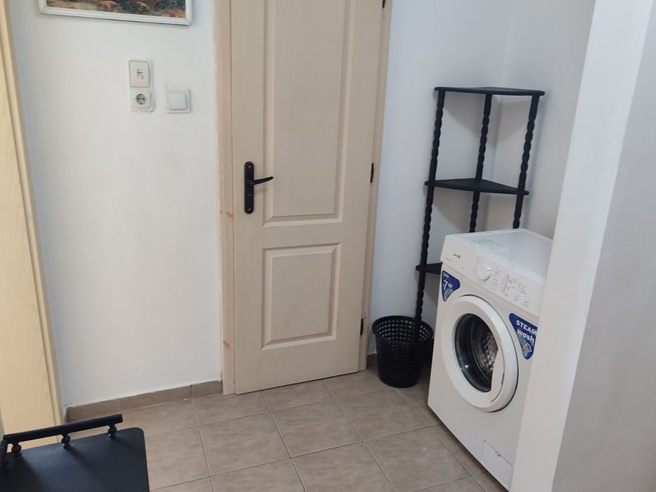 Давам под наем етаж от къща в Асеновград  !