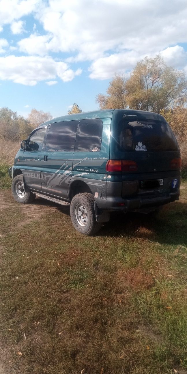 Продам Митсубиси Делику