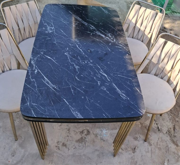 кухонный стол и стулья