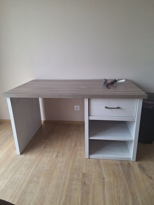 Масивно голямо  бюро