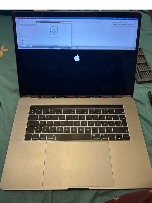 MacBook Pro A1990 2018 i7 16 GB 512 SSD
