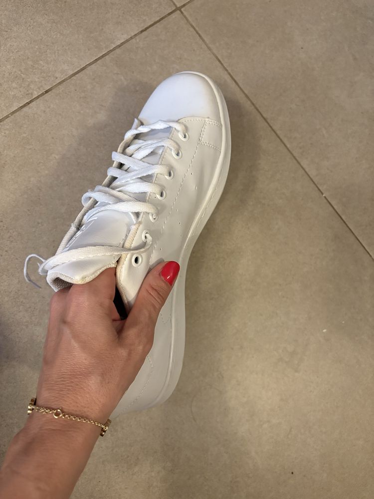 Маратонки Adidas 47