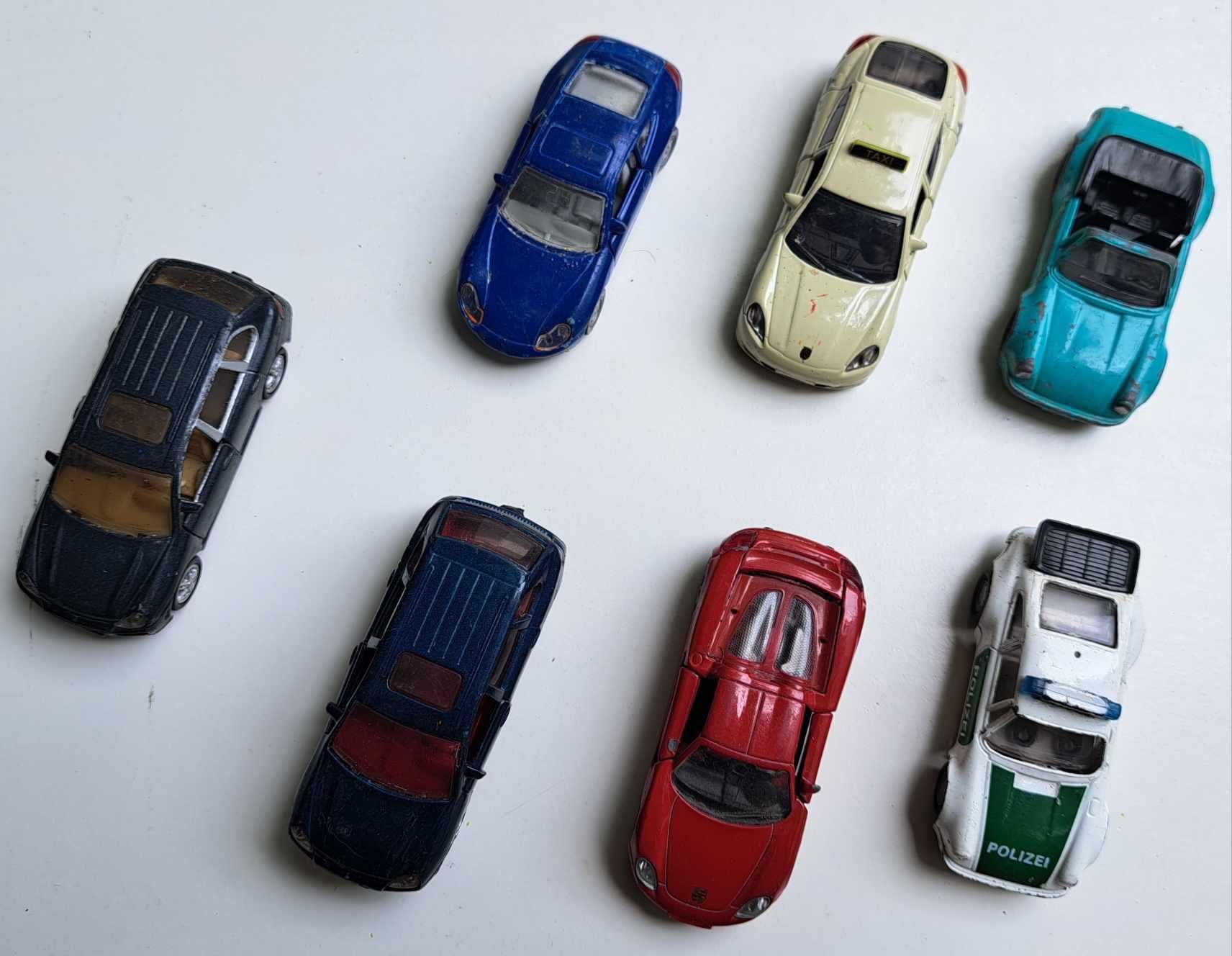 Колички модели автомобило Порше / Porsche 1:64