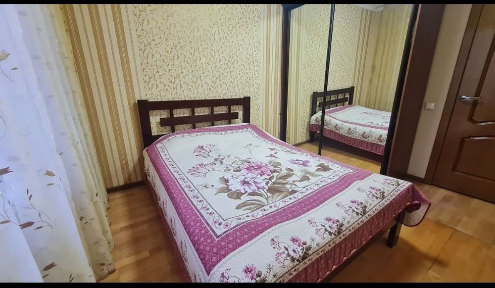 Продам 2х спальную кровать в хорошем состоянии вместе с матрацом
