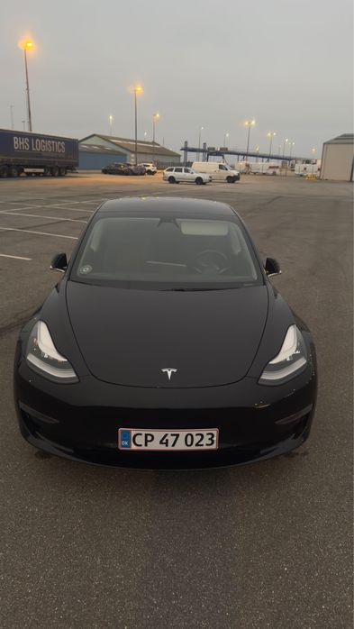 Tesla model 3 LONG RANGE Pachet SUMMON