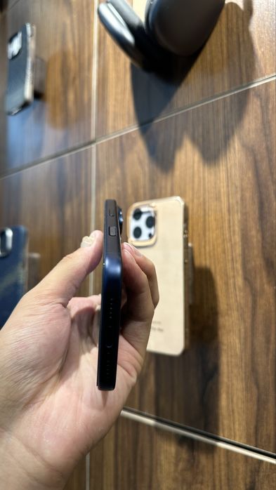 iphone 17 pro sim 256gb  100% 6 sikil Naxt va Nasiya savdo
