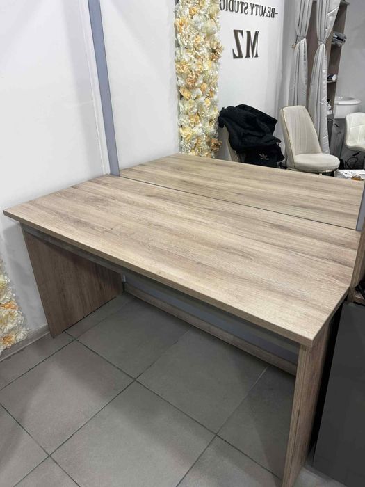 Ново дървено бюро