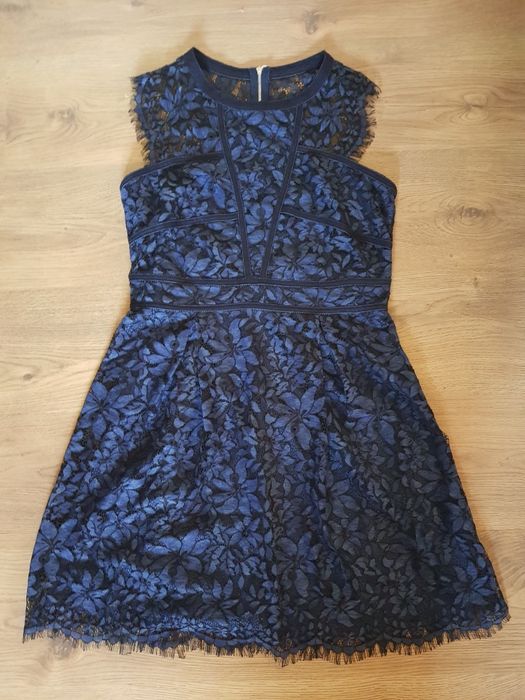 Официална рокля, нова, размер 40 (M-L)