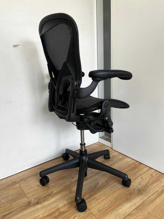 Refurbished Herman Miller Aeron Graphite Posturefit