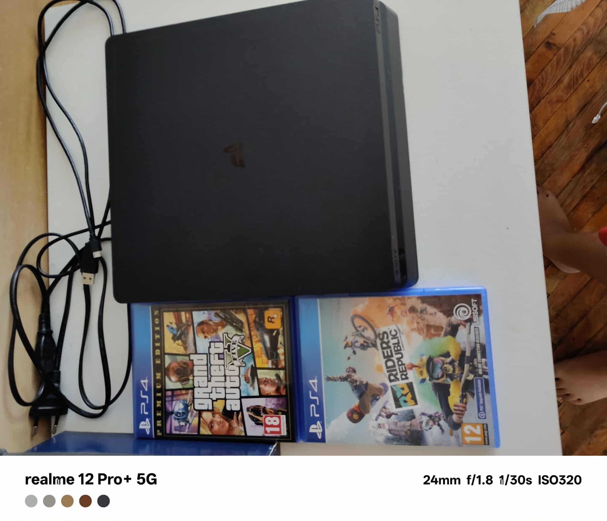 Playstation 4 slim 500gb с подарък 2 игри