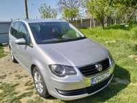 Vând Vw touran freestyle 2010