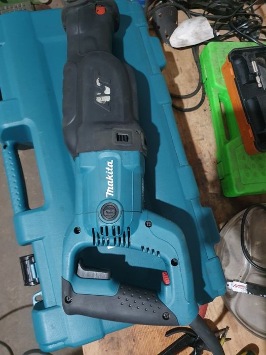 Makita jr3070ct fierastrau sabie
