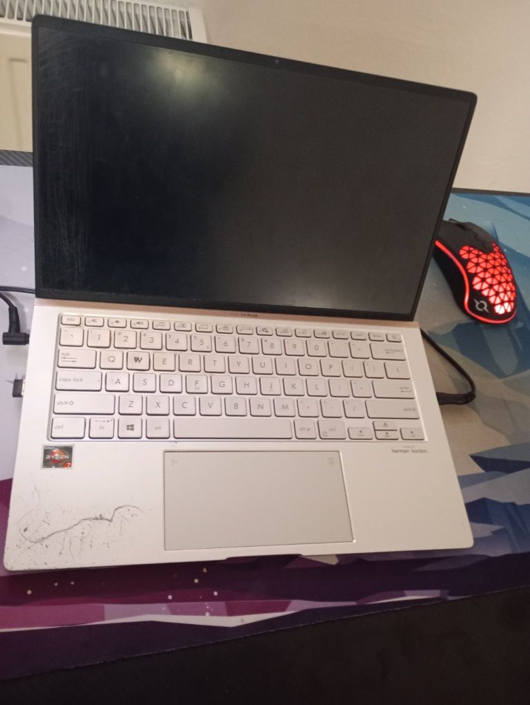 Laptop asus ZenBook gaming/office