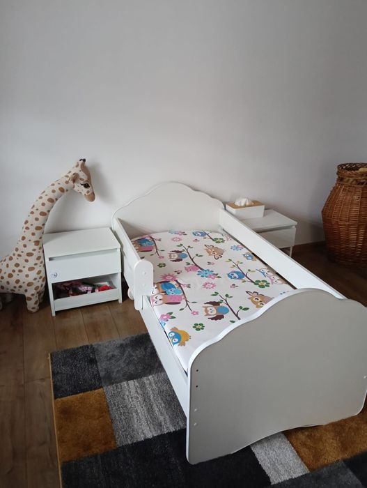 Pat copii 140x70 cu 2 noptiere