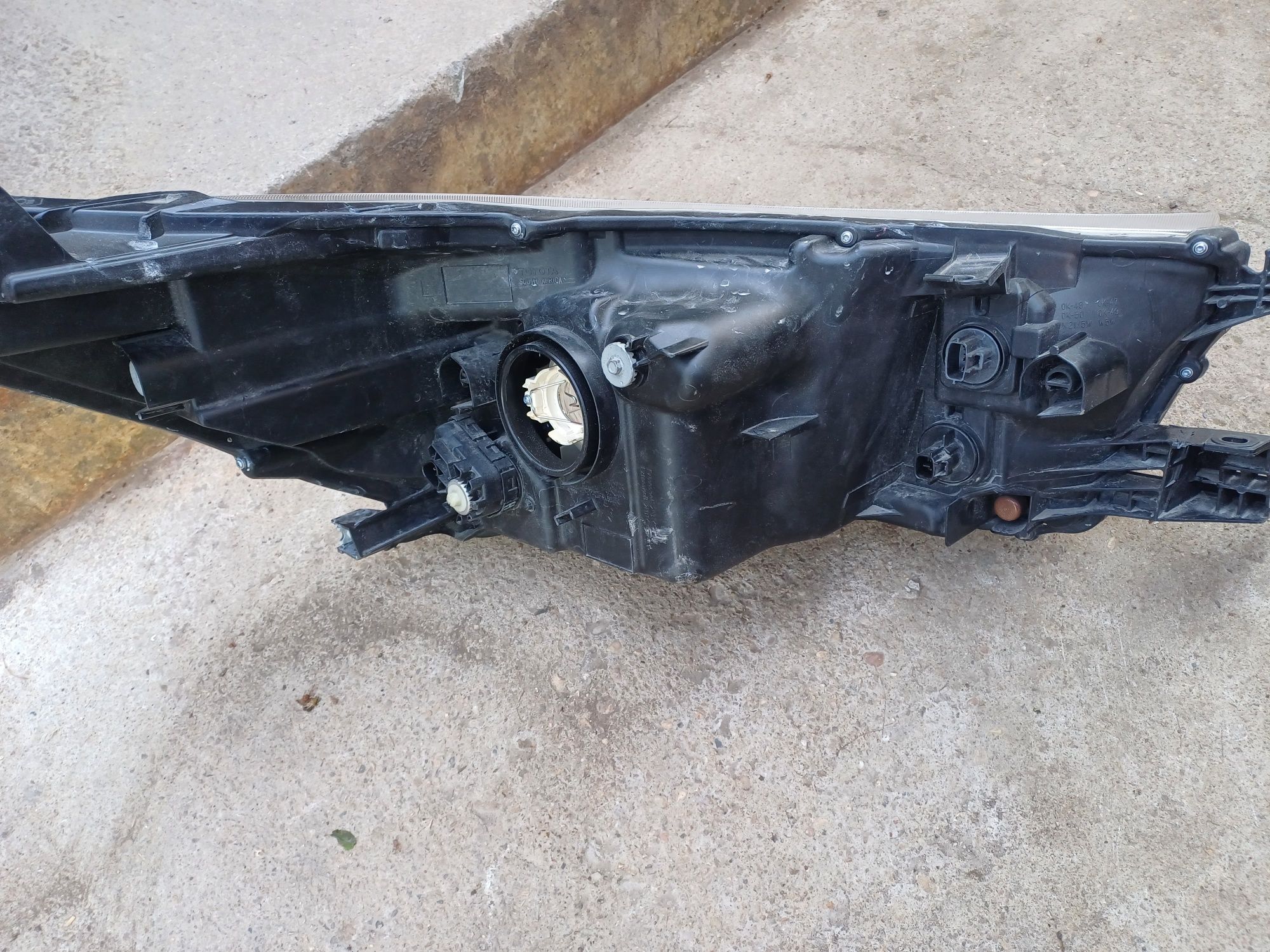 Десен стоп за BMW 1 F20 и ляв фар за Toyota Hilux