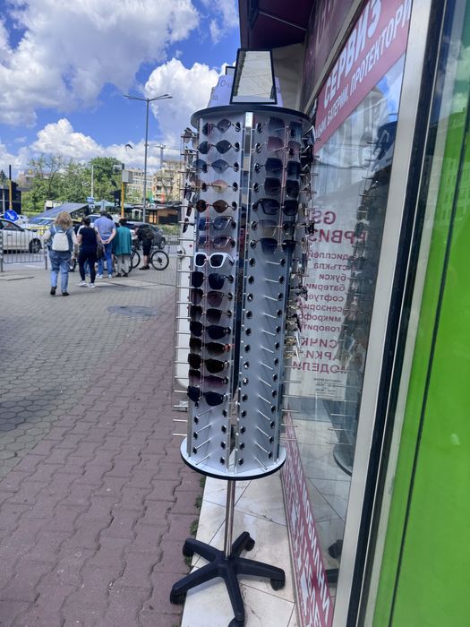 Стойка/стелаж за слъчеви очила