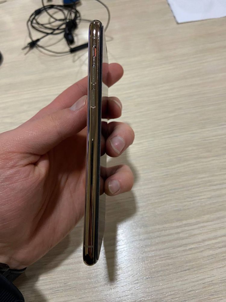 Iphone Xs 256 talik sotiladi