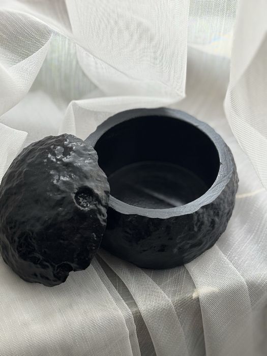 Кашпо из гипса «метеорит»