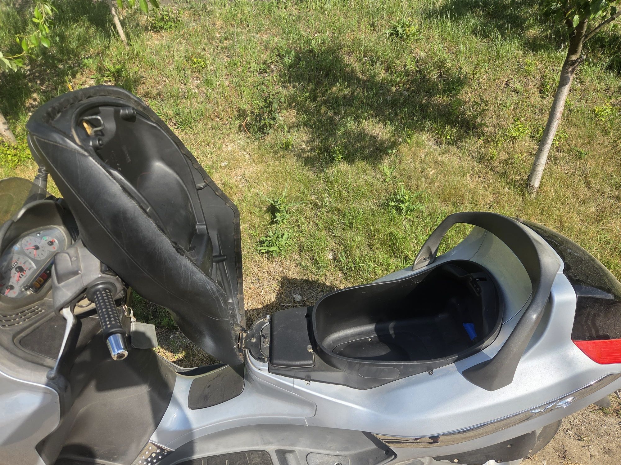 Vând scuter Piaggio