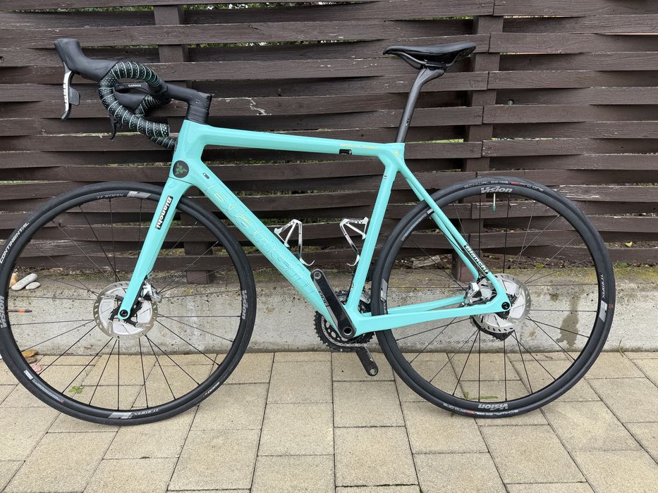 Bianchi Specialissima RC bicicleta cursiera carbon disc sram red axs