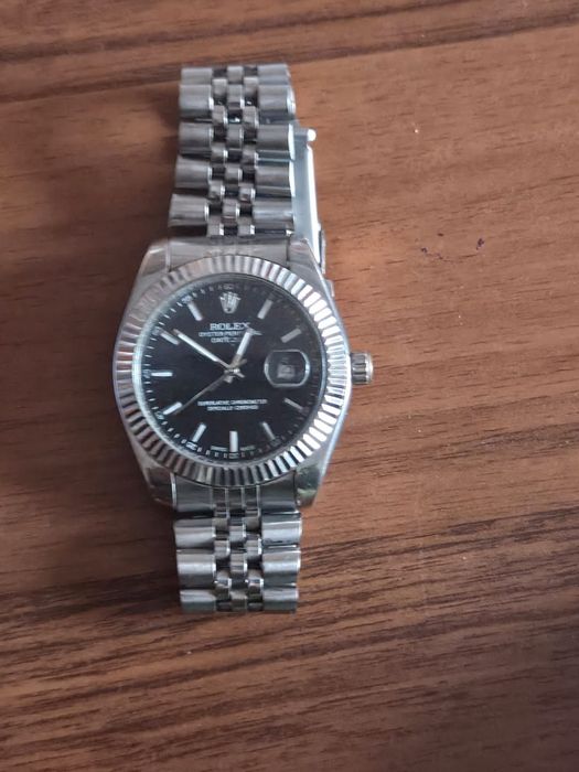 Часы rolex продаются