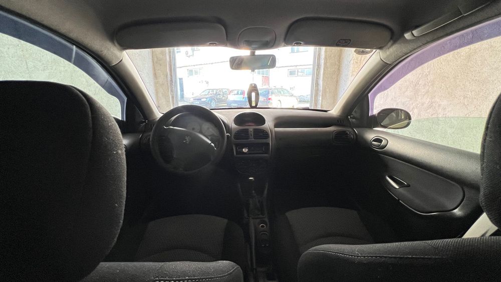 Dezmembrez sau vând Peugeot 206SW RADIAT