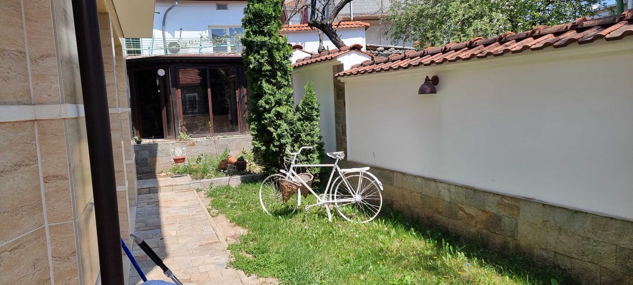 Продава се Къща в Разград, Варош - 220 кв.м за 2728 €/кв.м - Снимка #8