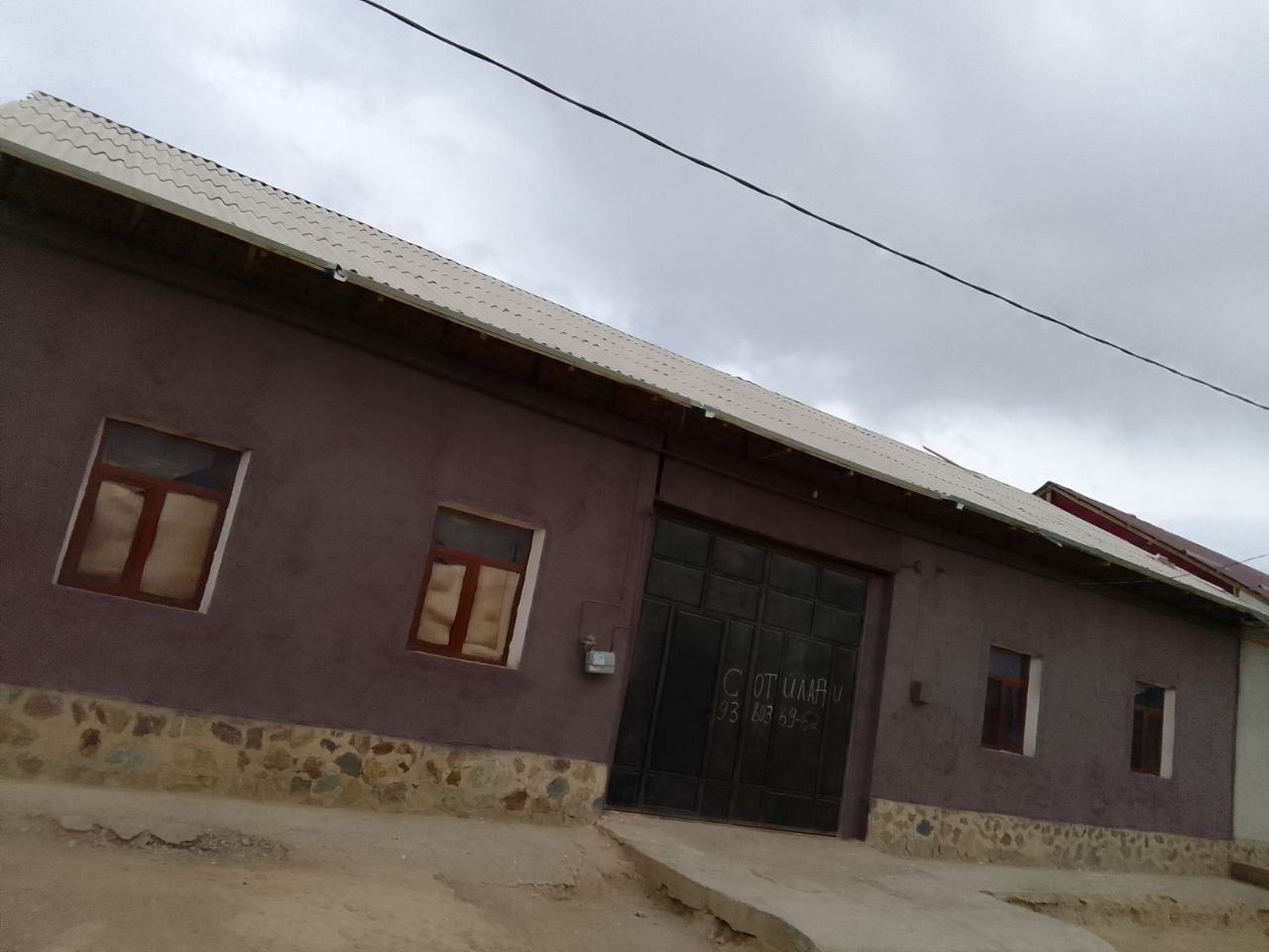 Xovli sotiladi  farxozd savxozda