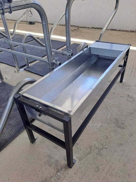 Front furajeri . Fronturi animale .panouri despartitoare.bovine.Cusete