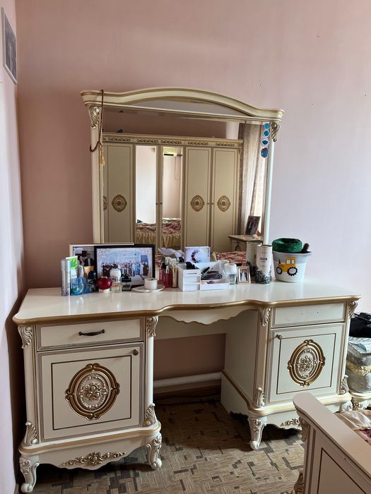 Мебель сатылады, Шкаф и камод айнасымен!