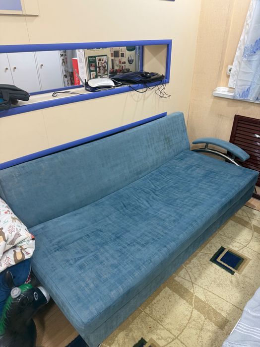 Диван, среднее состояние