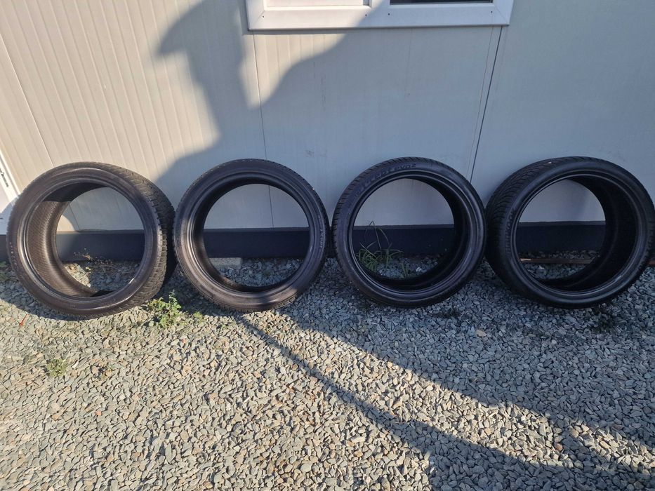 Set Anvelope Iarna BMW 245 45 R20  275 40 R20