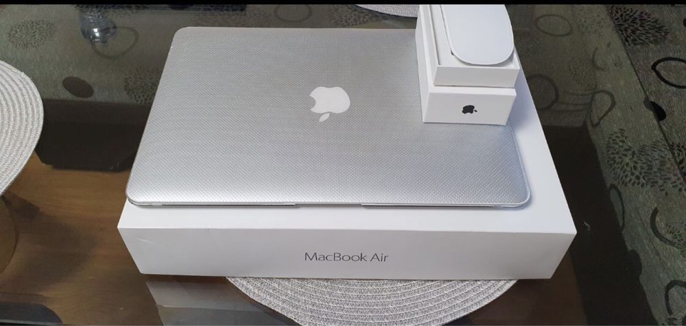 Laptop MacBook Air 13-inch, 2017 i5, 8 GB RAM, SSD 256 GB
