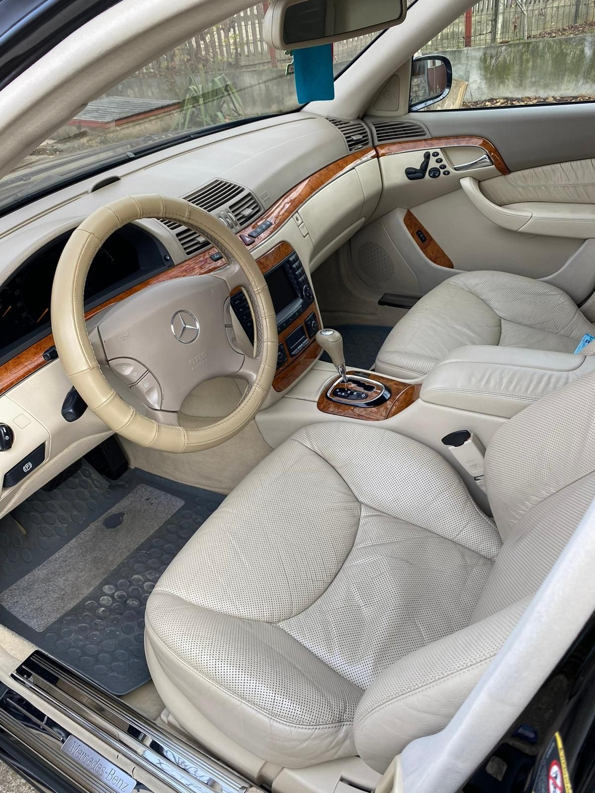 Dezmembrez Mercedes Benz S500 LONG 4MATIC W220 W221