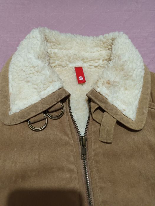 Geaca maro groasă, material ca de lana, mărimea S, Diveded