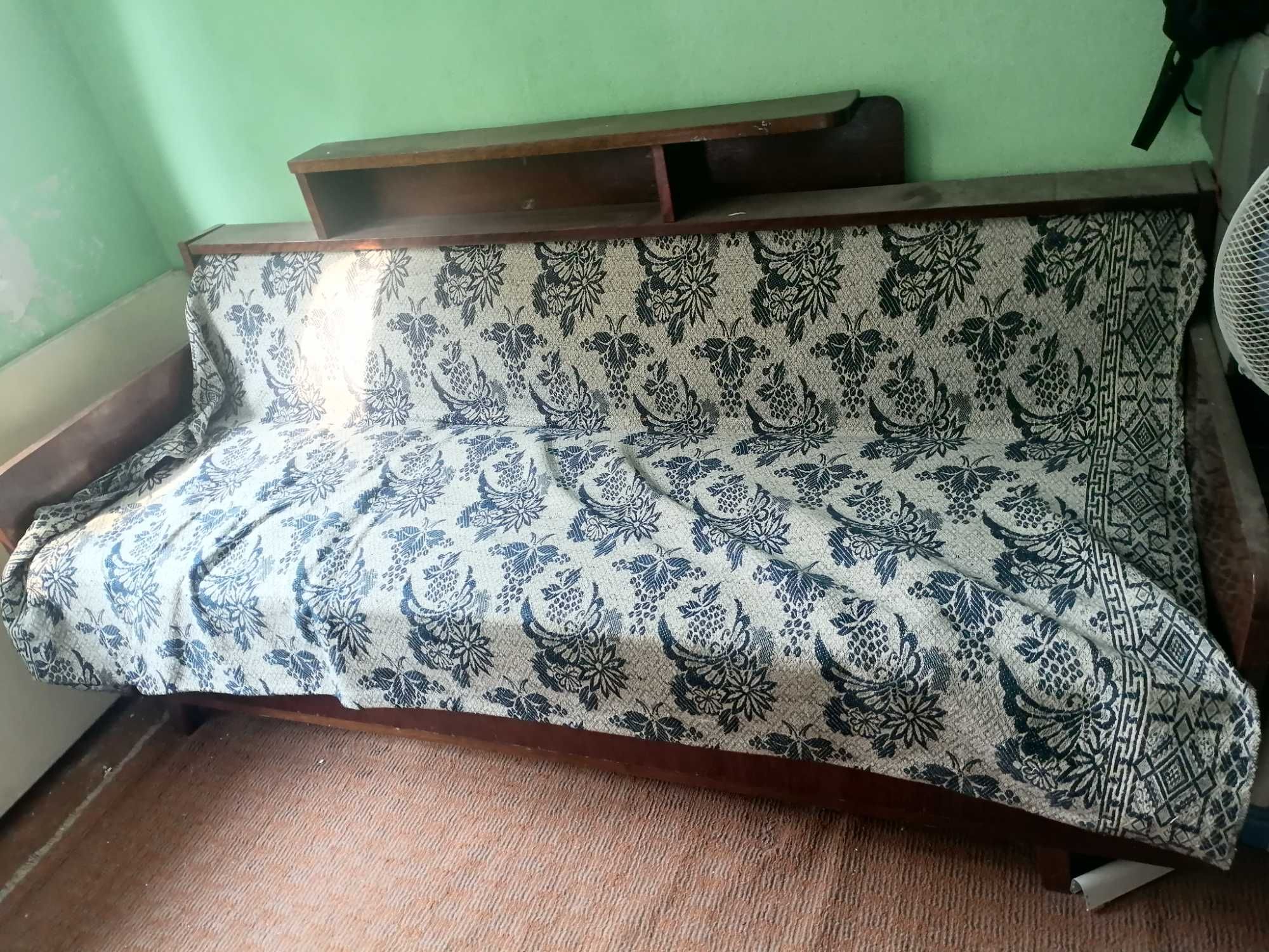 Диван с опция сън