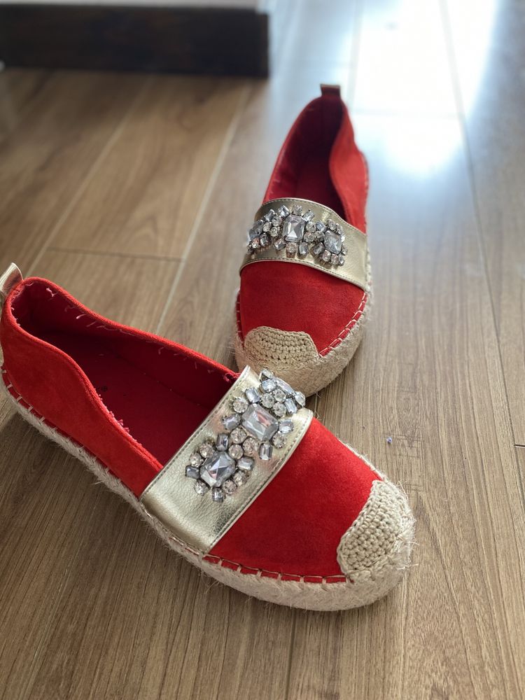 Vand espadrile rosii