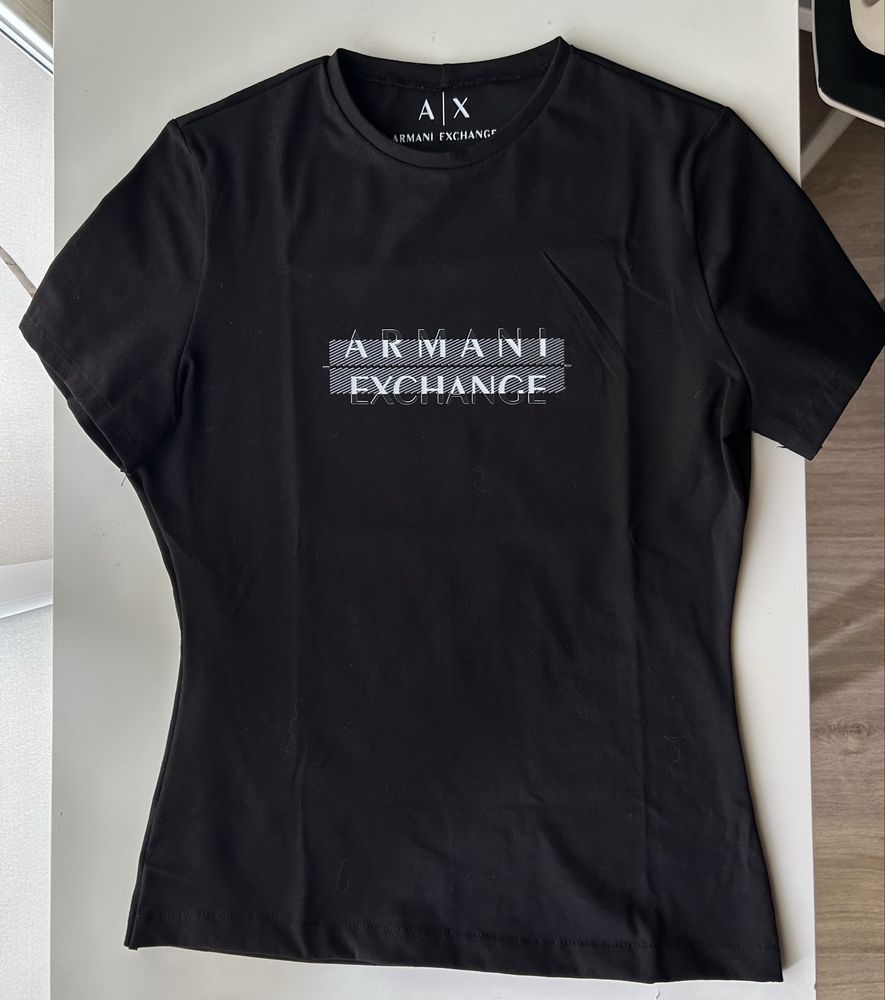 Дамска тениска S на Armani Exchange ОРИГИНАЛНА