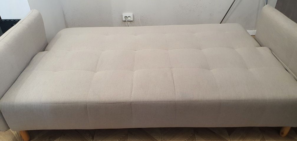 Canapea extensibila . Cotiere cu buzunare