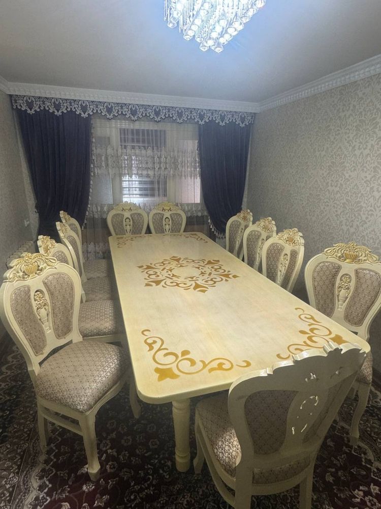 Стол и стул на 12 персон