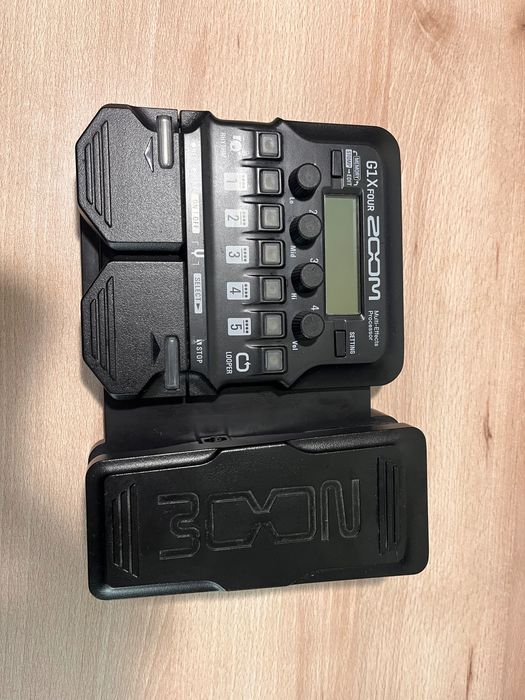 Мултиефект за китара Zoom G1X Four