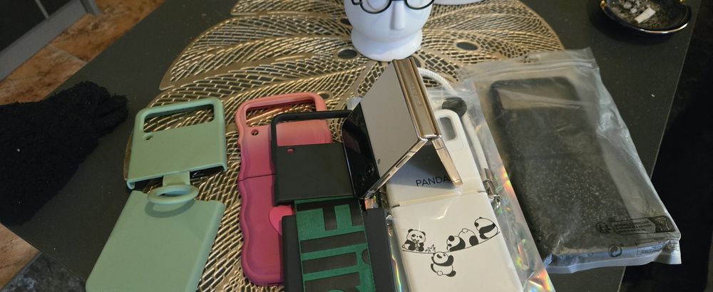 Galaxy Z Flip4 работи перфектно