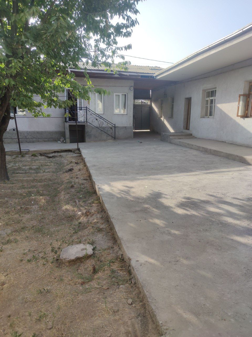 Eshonguzar qaxramon Uchastka sotiladi 5.4 sotix 6 xona+Birinchi linya