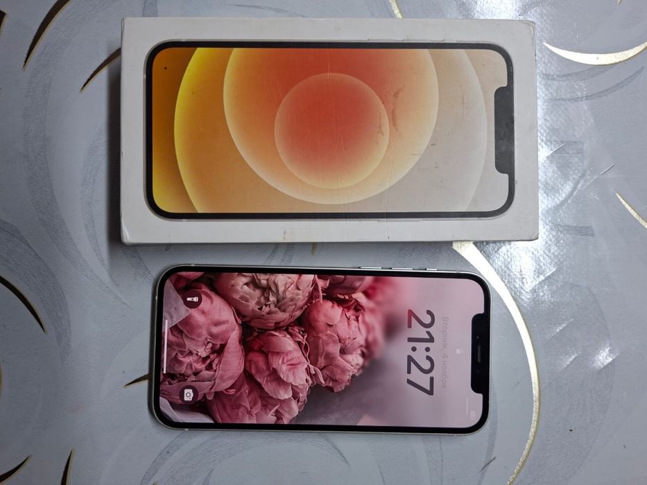Iphone 12 с коропкой