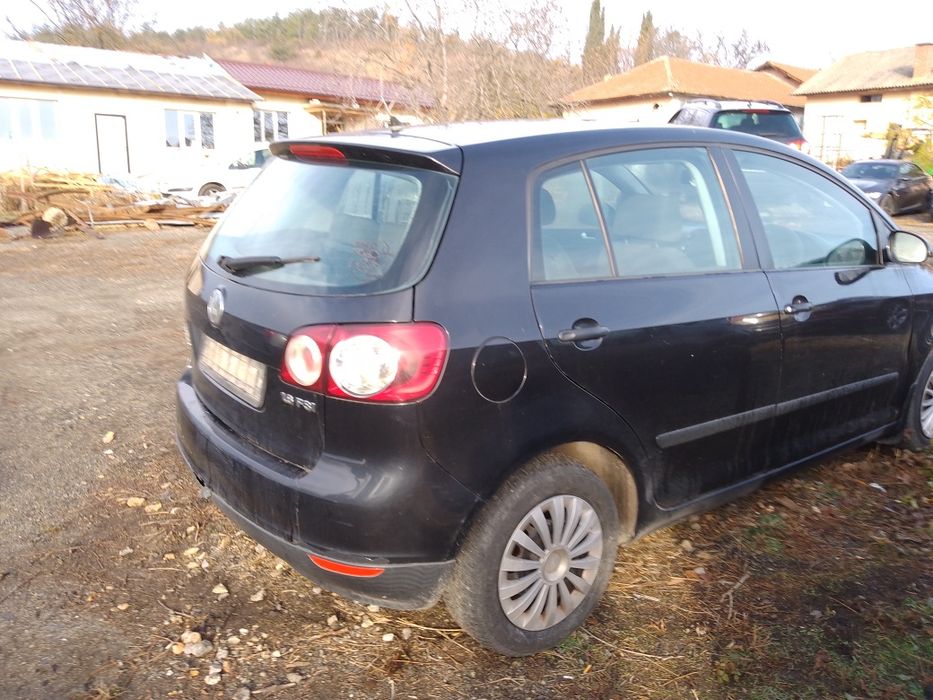 Фолксваген Голф 5 плюс 1.6 fsi автоматик   2008 год