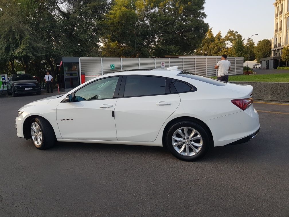 Malibu XL 2023 yil Oq Toza