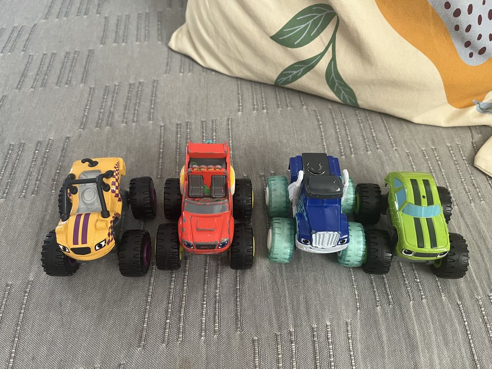 Hot wheels Плачъчко и машините
